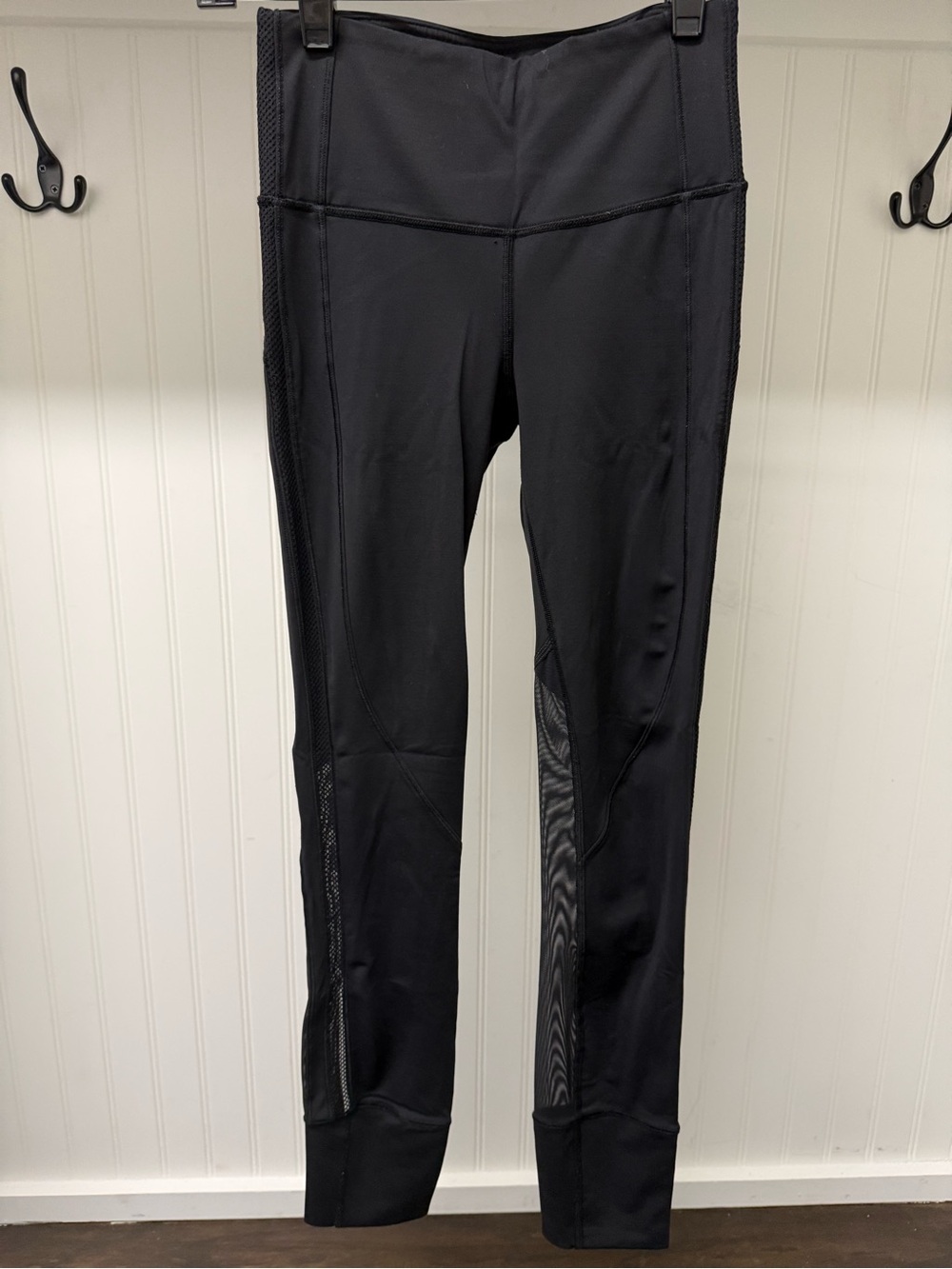 Lululemon Women's Black High-Waist Mesh-Panel Leggings Size 2